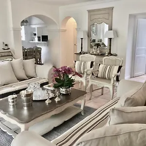 https://le-mas-de-grimaud.fr-provencehotel.com